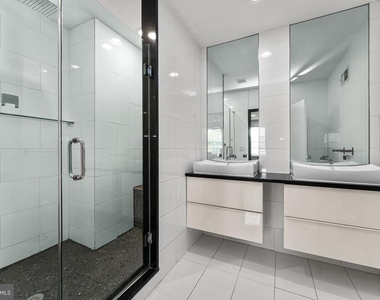 907 N 5th Street - Photo Thumbnail 14