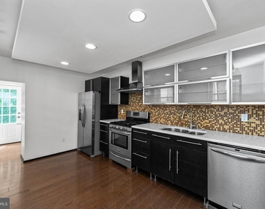 907 N 5th Street - Photo Thumbnail 8