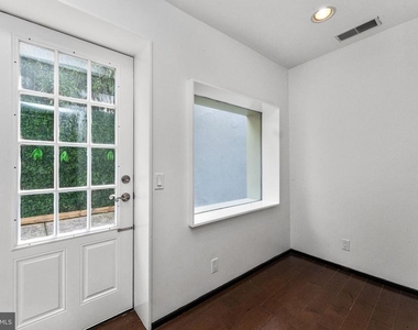 907 N 5th Street - Photo Thumbnail 11