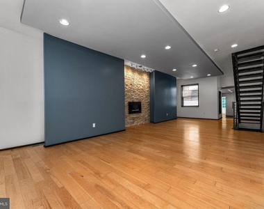 907 N 5th Street - Photo Thumbnail 5