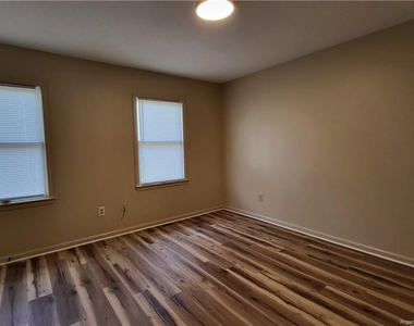 3703 Cliffridge Drive - Photo Thumbnail 7