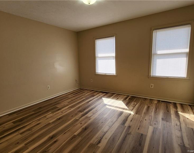 3703 Cliffridge Drive - Photo Thumbnail 5