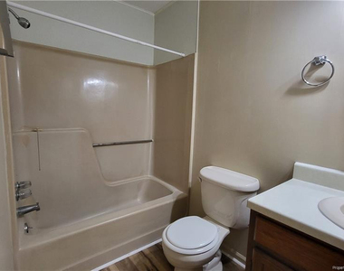 3703 Cliffridge Drive - Photo Thumbnail 6