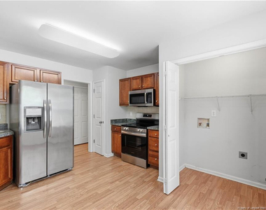 2305 Gray Goose Loop - Photo Thumbnail 5