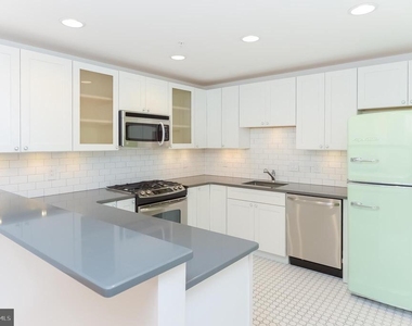 1518 Spruce Street - Photo Thumbnail 1