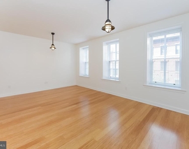 1518 Spruce Street - Photo Thumbnail 8