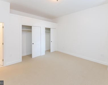 1518 Spruce Street - Photo Thumbnail 18