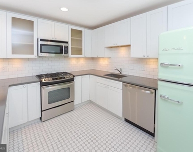 1518 Spruce Street - Photo Thumbnail 5