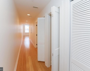 1518 Spruce Street - Photo Thumbnail 14
