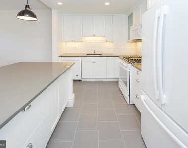 1520 Spruce Street - Photo Thumbnail 5
