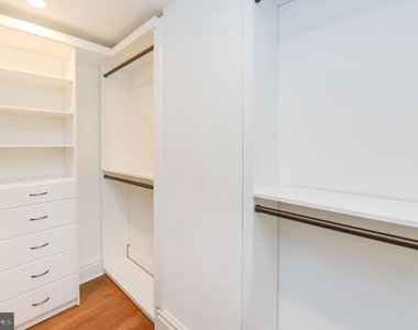 1520 Spruce Street - Photo Thumbnail 14