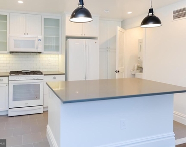 1520 Spruce Street - Photo Thumbnail 3