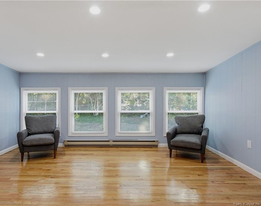1829 Martindale Drive - Photo Thumbnail 8