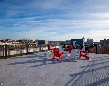 1325 N Lee Street - Photo Thumbnail 17