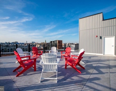 1325 N Lee Street - Photo Thumbnail 16