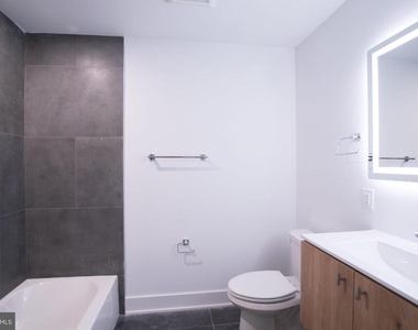1325 N Lee Street - Photo Thumbnail 11