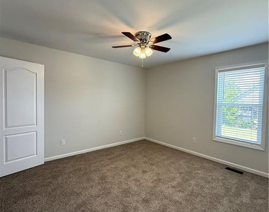 146 Woodshire Drive - Photo Thumbnail 4