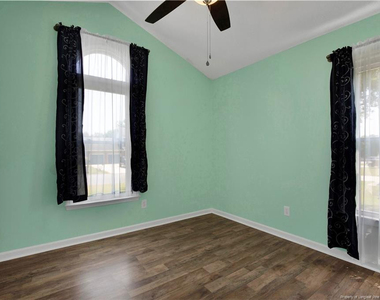 380 Eileen Drive - Photo Thumbnail 21