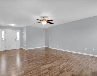 380 Eileen Drive - Photo Thumbnail 4