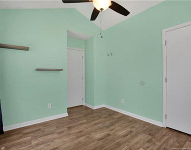 380 Eileen Drive - Photo Thumbnail 20