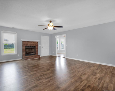 380 Eileen Drive - Photo Thumbnail 6