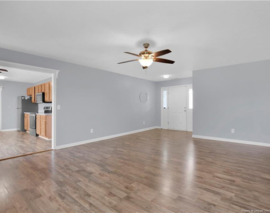 380 Eileen Drive - Photo Thumbnail 5