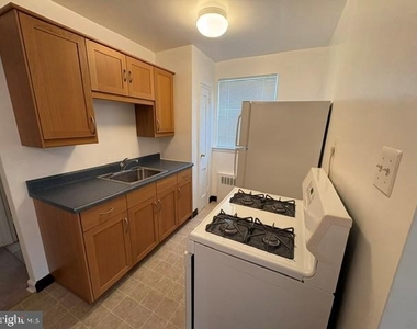 6936 Sylvester Street - Photo Thumbnail 8