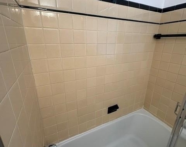 6936 Sylvester Street - Photo Thumbnail 6