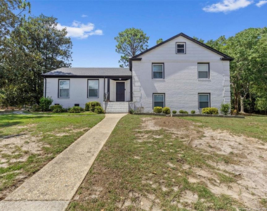 2710 Fordham Drive - Photo Thumbnail 21