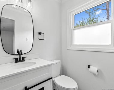 2710 Fordham Drive - Photo Thumbnail 10