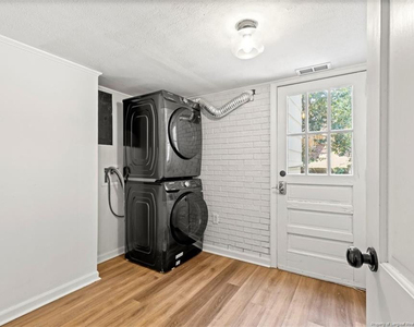 2710 Fordham Drive - Photo Thumbnail 13