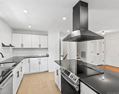 2710 Fordham Drive - Photo Thumbnail 3
