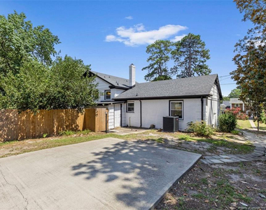 2710 Fordham Drive - Photo Thumbnail 20