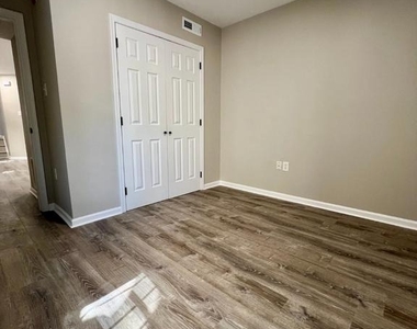 1844 W Master Street - Photo Thumbnail 6