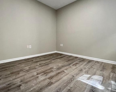 1844 W Master Street - Photo Thumbnail 4