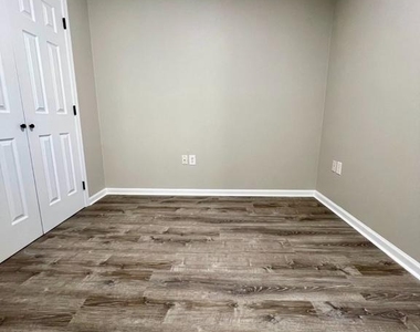 1844 W Master Street - Photo Thumbnail 5