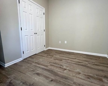 1844 W Master Street - Photo Thumbnail 2