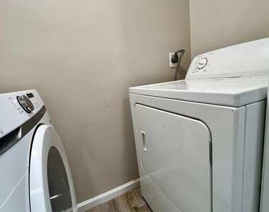 1844 W Master Street - Photo Thumbnail 9