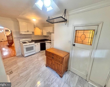 3229 Almond Street - Photo Thumbnail 9