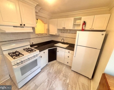 3229 Almond Street - Photo Thumbnail 7