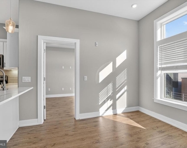 2034 N Front Street - Photo Thumbnail 7