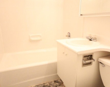  West 48th Street, Unit 5 - Photo Thumbnail 9
