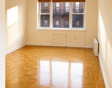 West 48th Street, Unit 5 - Photo Thumbnail 3