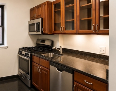  West 48th Street, Unit 5 - Photo Thumbnail 1