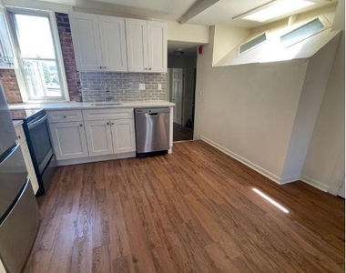 2534 Poplar Street - Photo Thumbnail 3