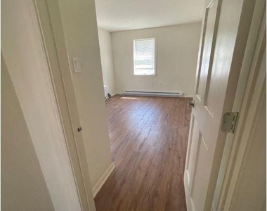 2534 Poplar Street - Photo Thumbnail 10