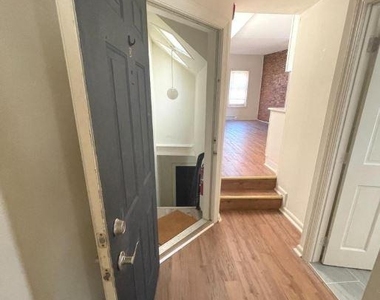 2534 Poplar Street - Photo Thumbnail 1