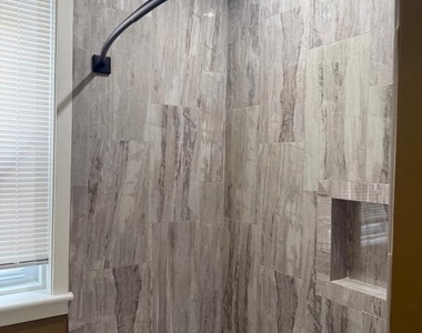 6048 Catharine Street - Photo Thumbnail 7