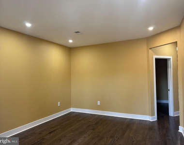 6048 Catharine Street - Photo Thumbnail 2