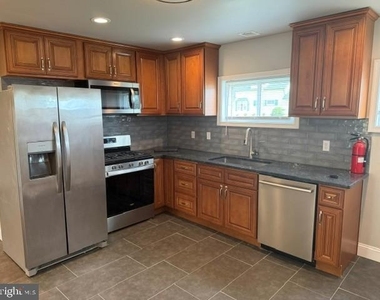 9308 Treaty Road - Photo Thumbnail 3